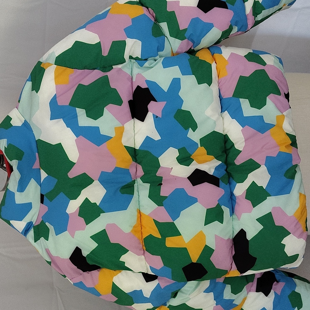 Amazon Essentials Multicolor Puffer Jacket - Picture 5 of 8